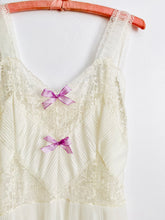 Load image into Gallery viewer, Vintage white pleated lace slip with bows

