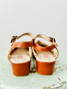 Vintage brown embroidered leather sandals