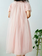 Load image into Gallery viewer, Vintage 1960s pastel pink peignoir lingerie set
