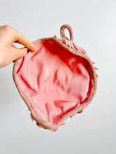 Load image into Gallery viewer, Vintage 1940s dusty pink velvet fascinator
