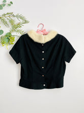 Load image into Gallery viewer, Vintage 1940s black wool top with fur collar
