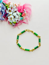 Load image into Gallery viewer, Vintage emerald green jade beaded bracelet
