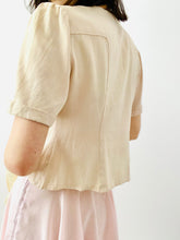 Load image into Gallery viewer, Vintage 1940s champagne pink rayon top w celluloid buttons
