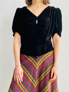 1930s Velvet Top w Jet Black Glass Buttons Art Deco Pin