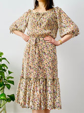 Load image into Gallery viewer, Vintage lilac blossom pleated floral dress
