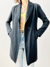 Load image into Gallery viewer, Parisian style minimalistic blazer
