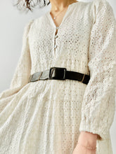 Load image into Gallery viewer, Vintage dark brown leather belt
