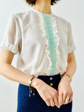 Load image into Gallery viewer, Vintage 1940s white embroidered top
