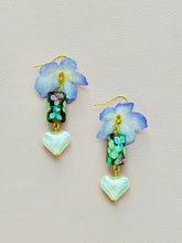 Load image into Gallery viewer, Vintage lilac glass floral earrings
