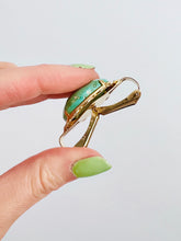 Load image into Gallery viewer, Vintage turquoise scarf clip
