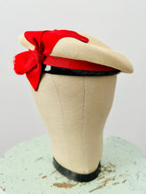 Load image into Gallery viewer, Vintage 1940s sailor style fascinator
