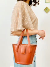 Load image into Gallery viewer, Vintage 1940s faux leather bucket bag with mirror
