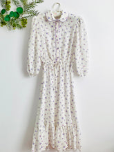 Load image into Gallery viewer, Vintage 1970s violet cotton floral dress
