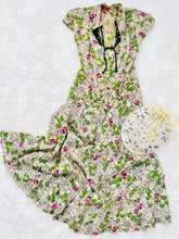 Load image into Gallery viewer, Vintage 1940s rayon floral dress As Is
