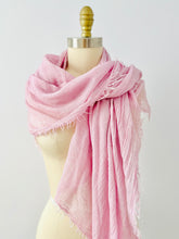Load image into Gallery viewer, Vintage lilac pink cashmere scarf
