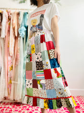 Load image into Gallery viewer, Vintage patchwork print skirt
