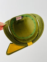 Load image into Gallery viewer, Vintage 1940s olive green hat
