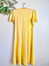 Load image into Gallery viewer, Vintage 1940s yellow rayon dress

