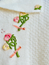 Load image into Gallery viewer, Vintage 1950s cardigan with floral appliqués
