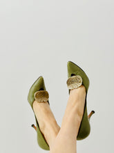 Load image into Gallery viewer, Vintage pastel green leather stilettos
