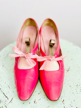 Load image into Gallery viewer, Vintage pink heels w ribbon bow
