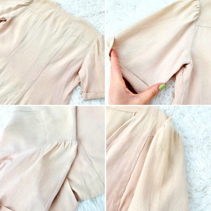 Vintage 1940s champagne pink rayon top w celluloid buttons