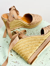 Load image into Gallery viewer, Vintage dusty pink Lanvin Espadrilles designer shoes
