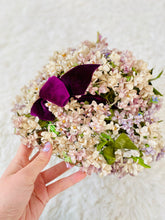 Load image into Gallery viewer, Vintage 1940s Lilac Blossom Millinery Hat w Velvet Ribbon
