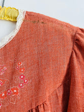 Load image into Gallery viewer, Vintage 1970s top with lady portrait
