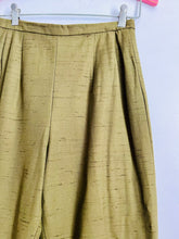 Load image into Gallery viewer, Vintage olive green textured trousers
