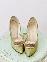 Load image into Gallery viewer, Vintage pastel green leather stilettos
