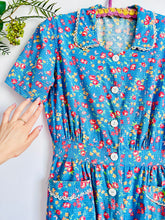 Load image into Gallery viewer, Vintage 1940s blue floral day dress
