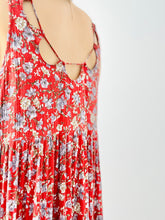 Load image into Gallery viewer, Red floral dress w scalloped neckline

