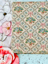 Load image into Gallery viewer, Vintage French floral trinket box
