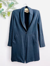 Load image into Gallery viewer, Parisian style minimalistic blazer
