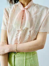 Load image into Gallery viewer, Vintage 1940s pink blouse with lace trim
