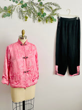 Load image into Gallery viewer, Vintage 1940s pink silk pajamas set Chinese jacket and pants
