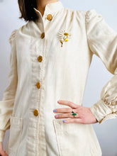 Load image into Gallery viewer, Vintage 1970s white linen jacket s balloon sleeves
