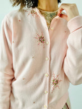 Load image into Gallery viewer, Vintage 1940s pink embroidered cardigan
