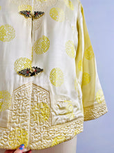 Load image into Gallery viewer, Vintage Chinese Embroidered Jacket with Pockets
