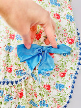 Load image into Gallery viewer, Vintage 1930s floral apron with ribbon bows
