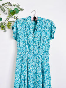 Vintage 1940s leaf print day dress
