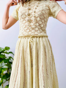 Vintage 1960s buttery yellow crochet dress with scalloped hem
