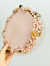 Load image into Gallery viewer, Vintage 1930s pastel pink millinery hat fascinator
