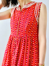 Load image into Gallery viewer, Vintage 1960s zig zag floral dress

