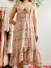 Load image into Gallery viewer, Pink floral ruffled dress
