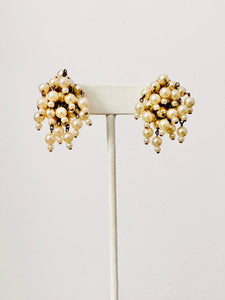 Vintage cluster faux pearls earrings