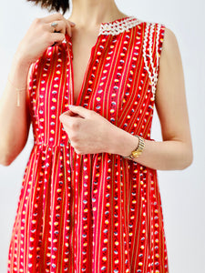 Vintage 1960s zig zag floral dress