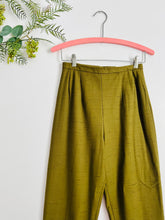 Load image into Gallery viewer, Vintage olive green textured trousers
