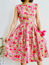 Load image into Gallery viewer, 1950s Ribbon Bow Floral Dress with Single Side Pocket Pink Buttons

